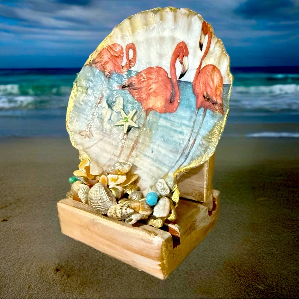 Flamingo Seashell crafted 5” 🌊 shell with stand